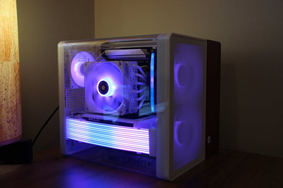 Compact and unique Mid-range PC