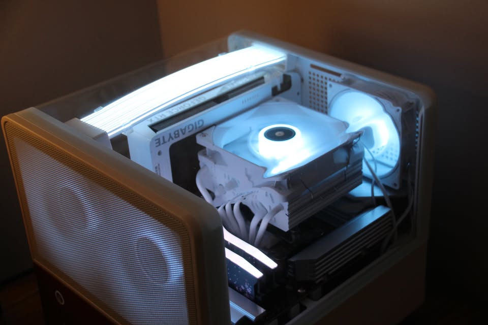 Compact and unique Mid-range PC