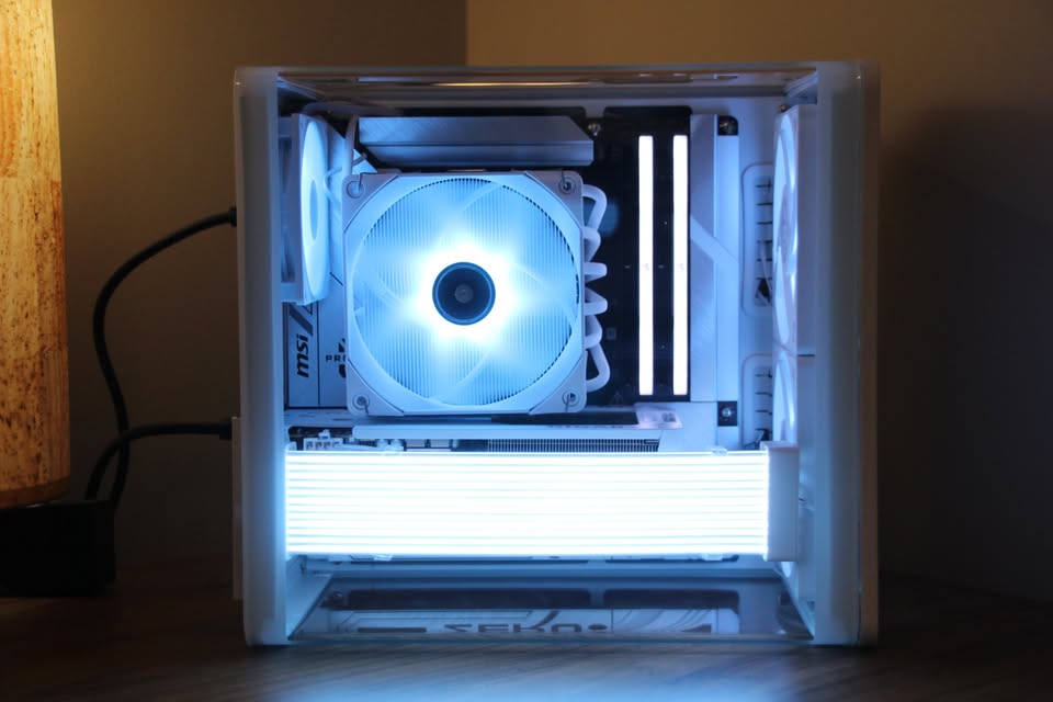 Compact and unique Mid-range PC