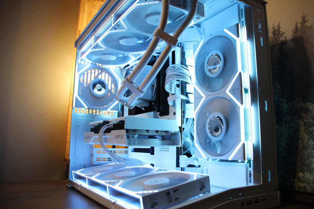 Mid-Range whiteout Gaming PC
