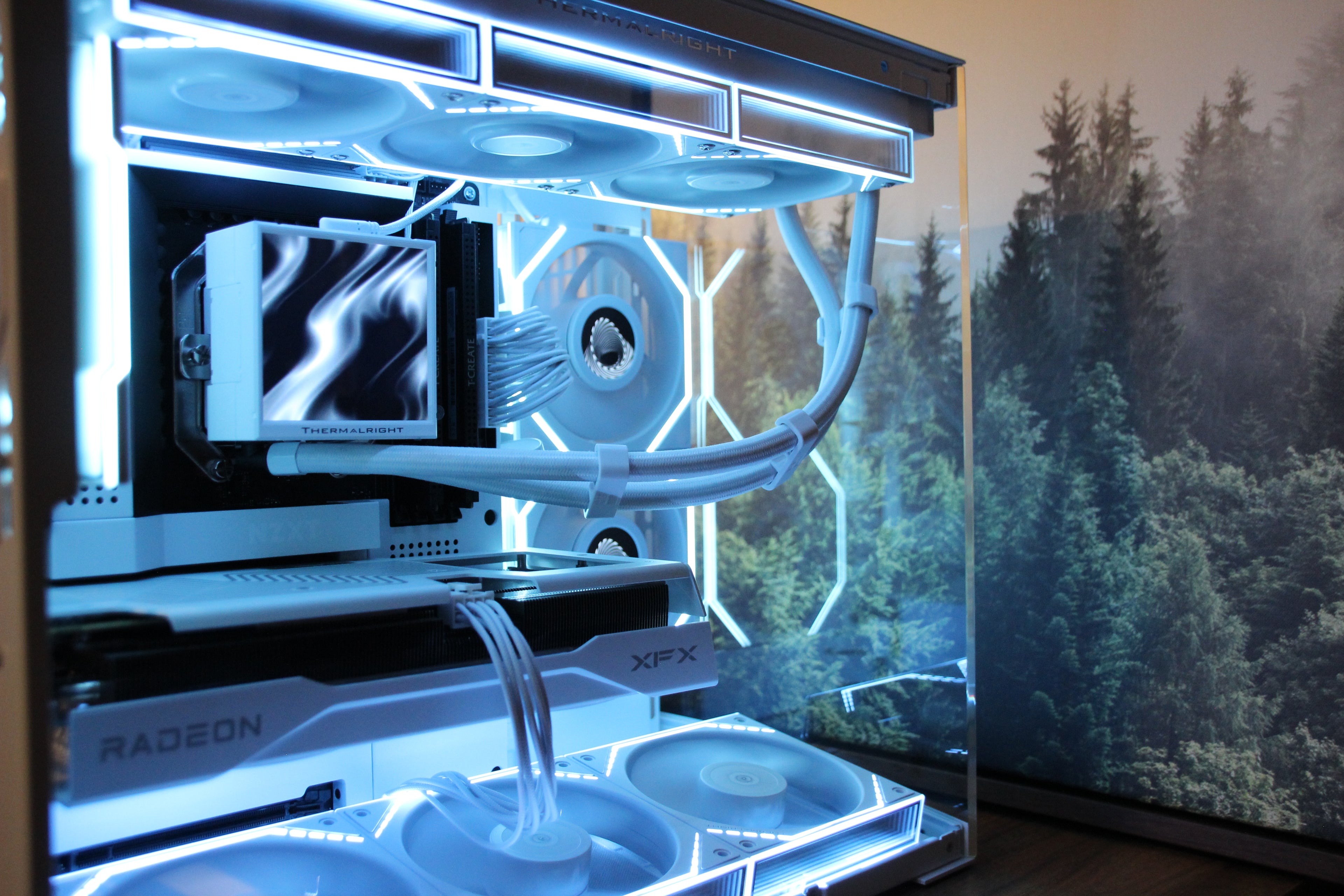 Mid-Range whiteout Gaming PC
