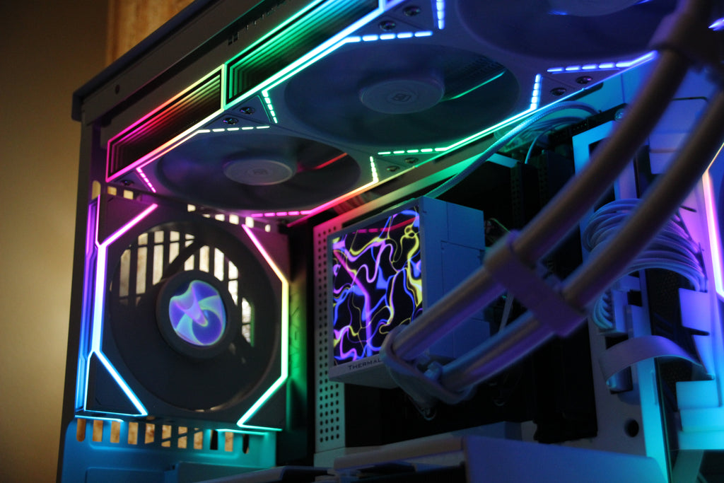 Mid-Range whiteout Gaming PC