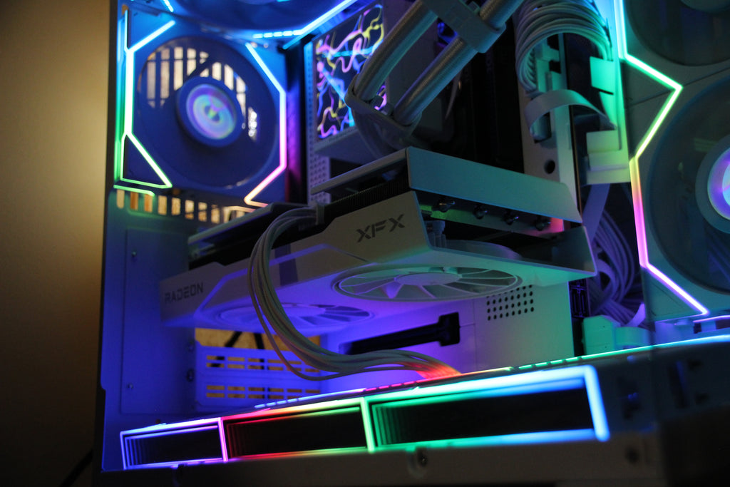 Mid-Range whiteout Gaming PC